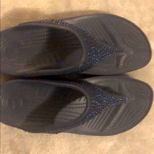 Navy blue croc flip flops sz 9